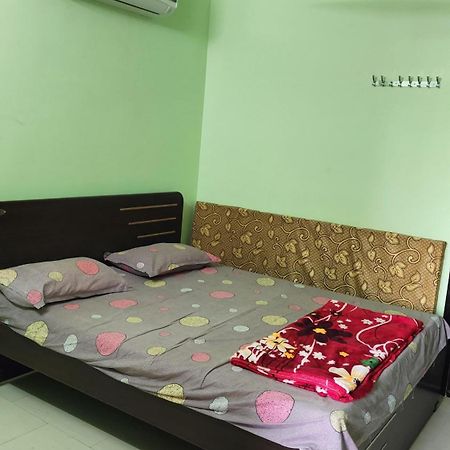 Guru Datta Residency Pithapuram エクステリア 写真
