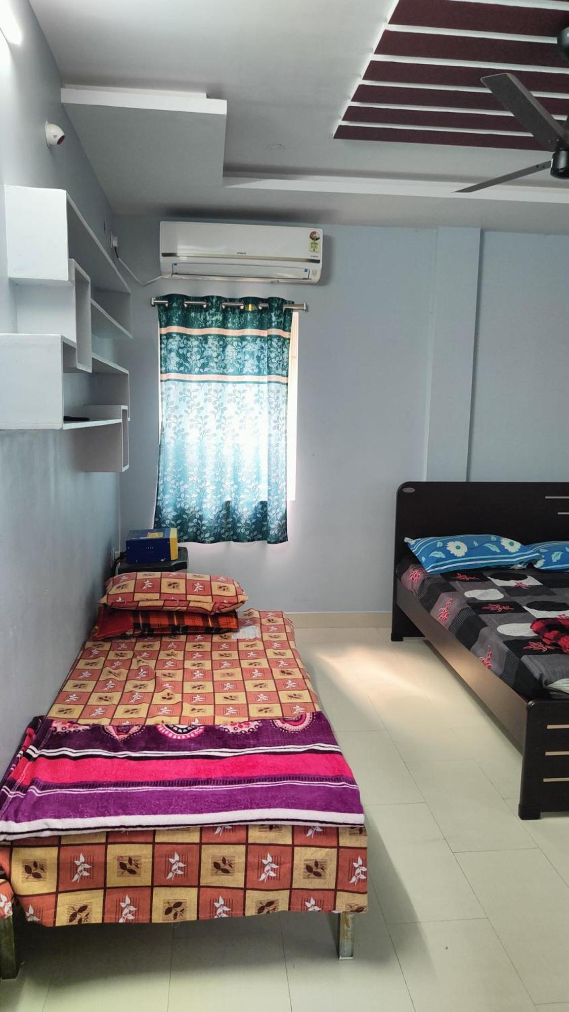 Guru Datta Residency Pithapuram エクステリア 写真